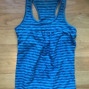 Athleta cute blue tank top